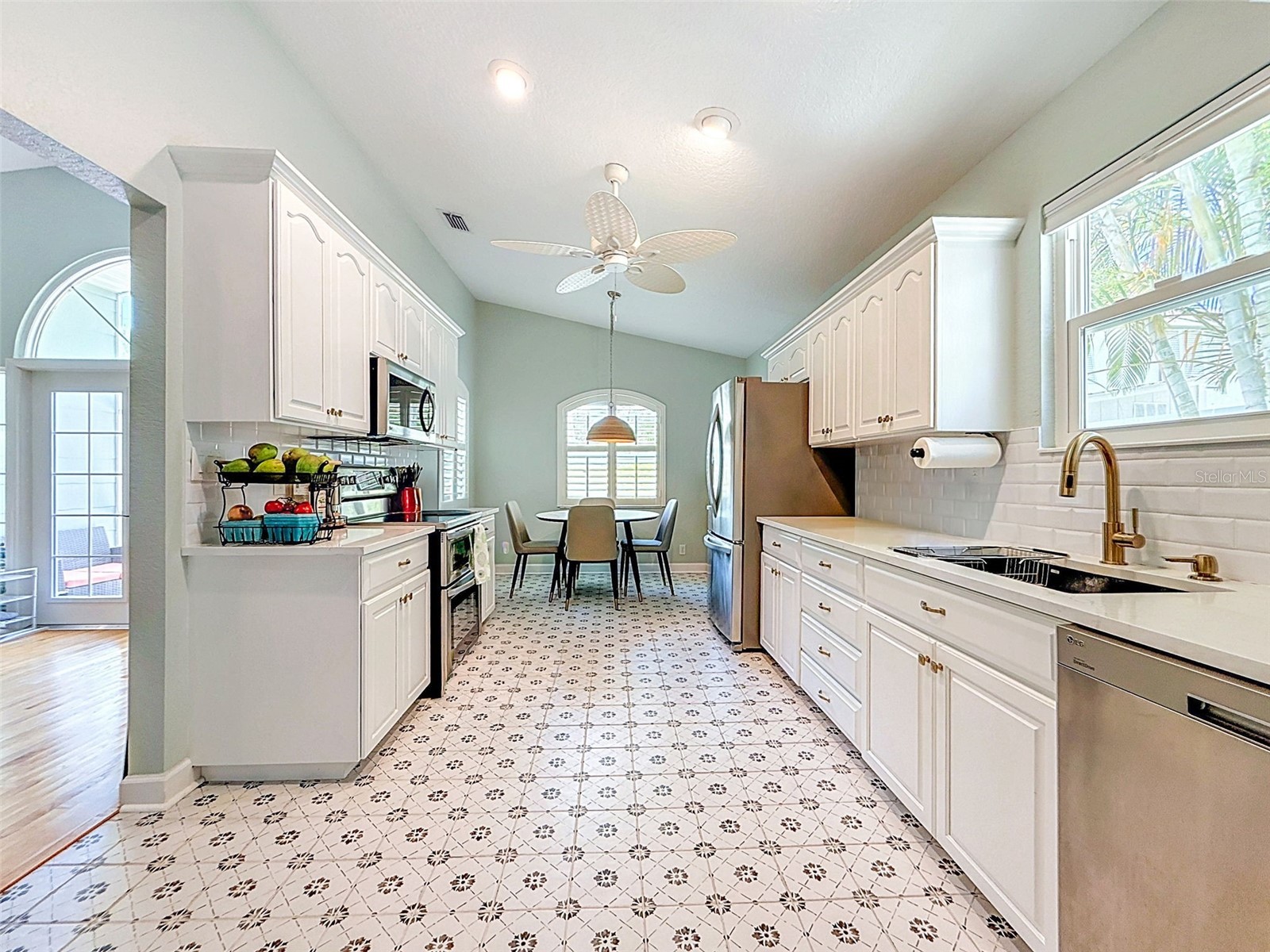 182 29th Avenue N Saint Petersburg FL 33704 TB8522082 image43