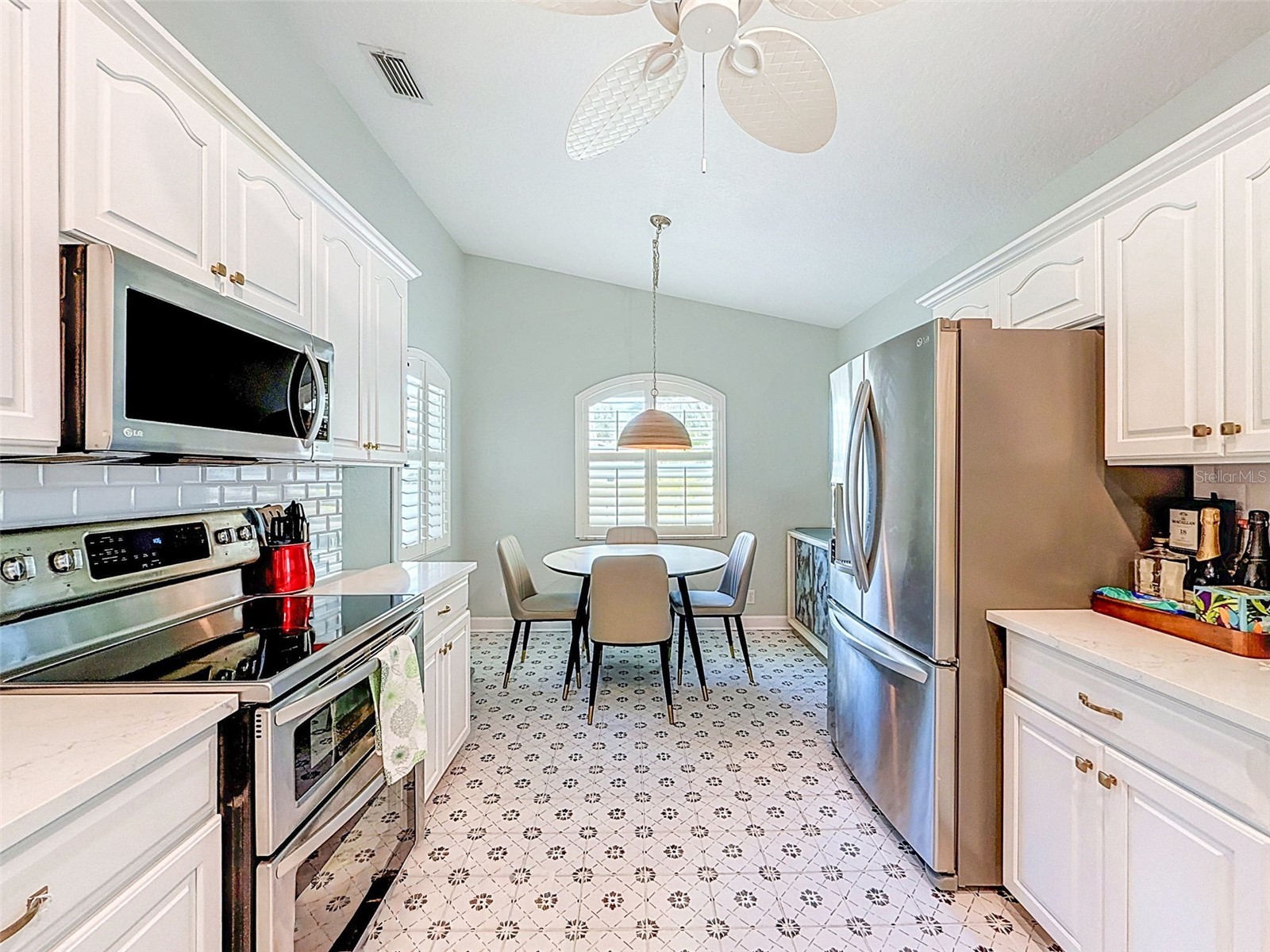 182 29th Avenue N Saint Petersburg FL 33704 TB8522082 image44