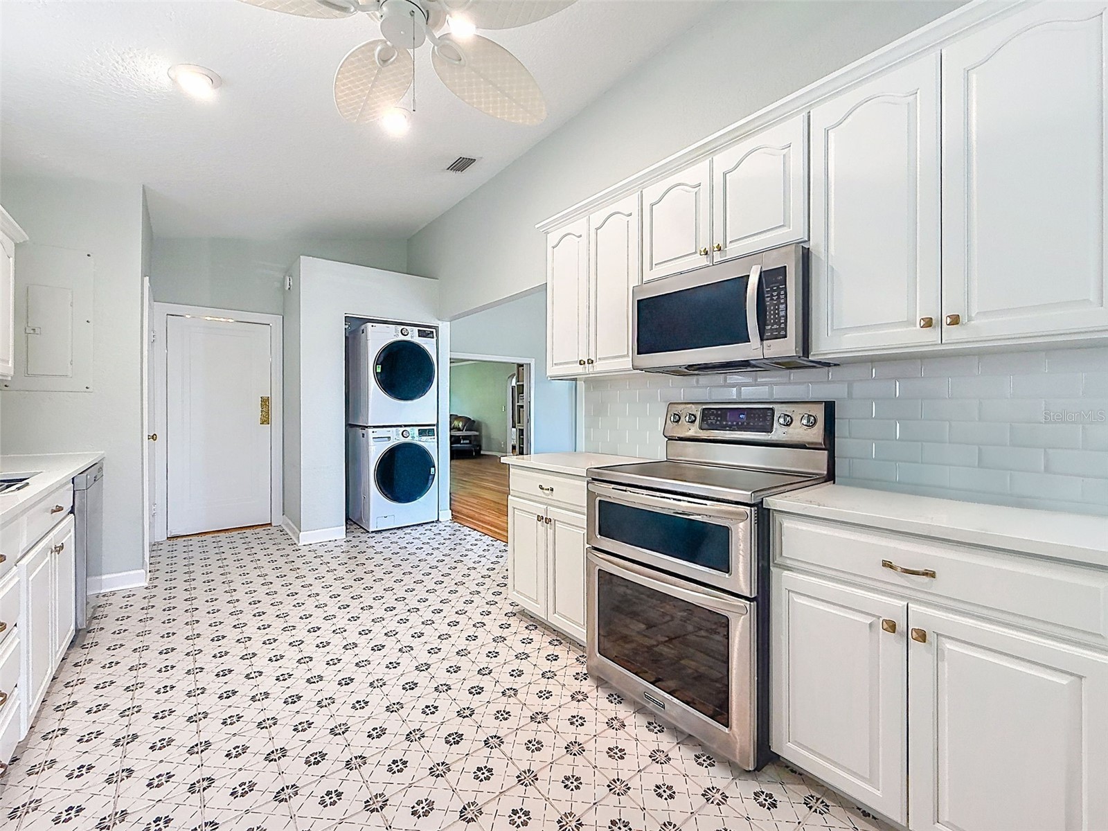 182 29th Avenue N Saint Petersburg FL 33704 TB8522082 image46