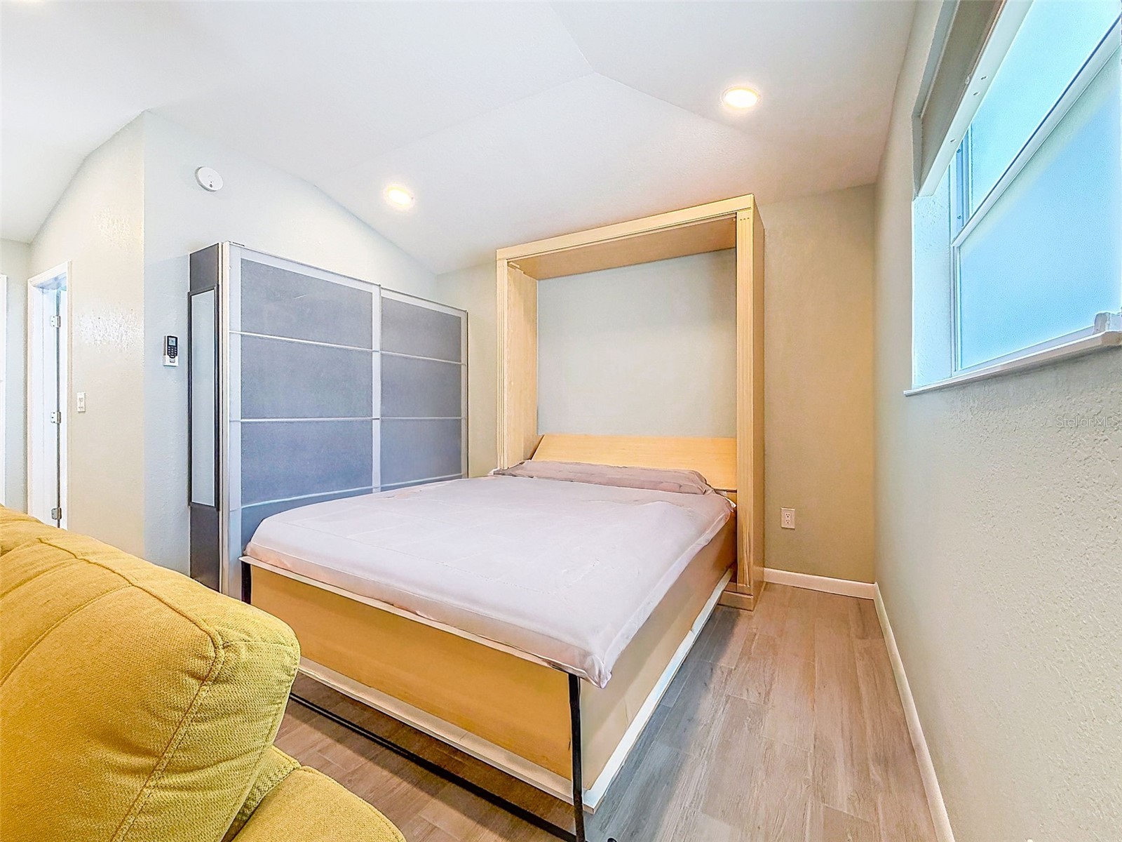 182 29th Avenue N Saint Petersburg FL 33704 TB8522082 image89