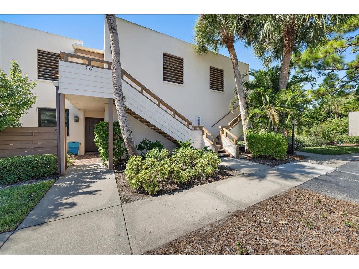 182 Pineneedle Drive Bradenton FL 34210 A4667382 image1