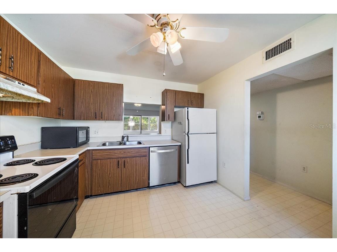 182 Pineneedle Drive Bradenton FL 34210 A4667382 image3