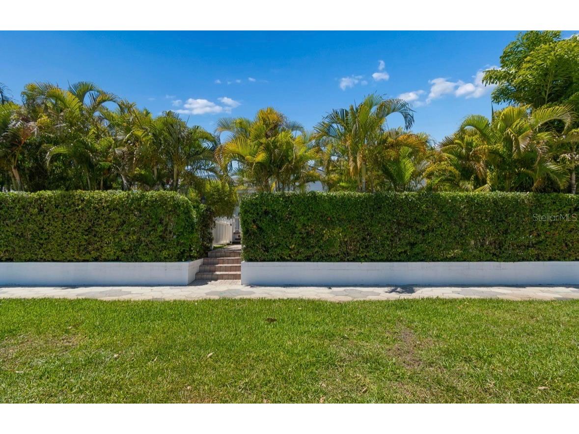 1820 1st Street N Saint Petersburg FL 33704 TB8503355 image86