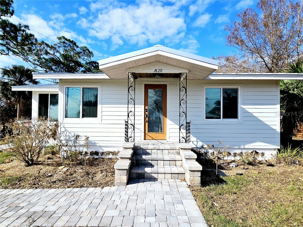 1820 New Point Comfort Rd Englewood FL 34223 D6138501 image1