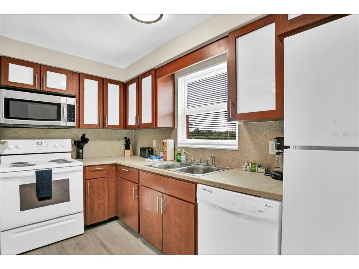 18205 Gulf Boulevard Saint Petersburg FL 33708 TB8423471 image4