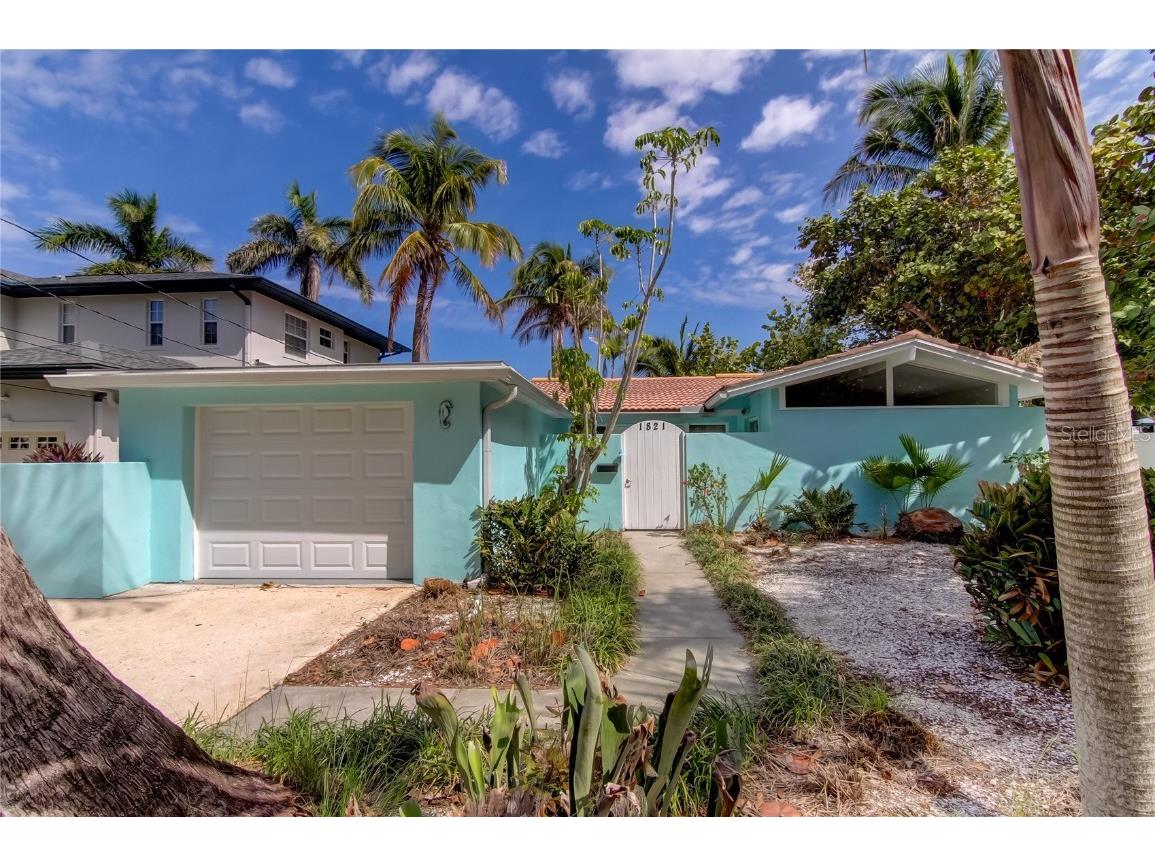 1821 Bayou Grande Boulevard NE Saint Petersburg FL 33703 U8235049 image1