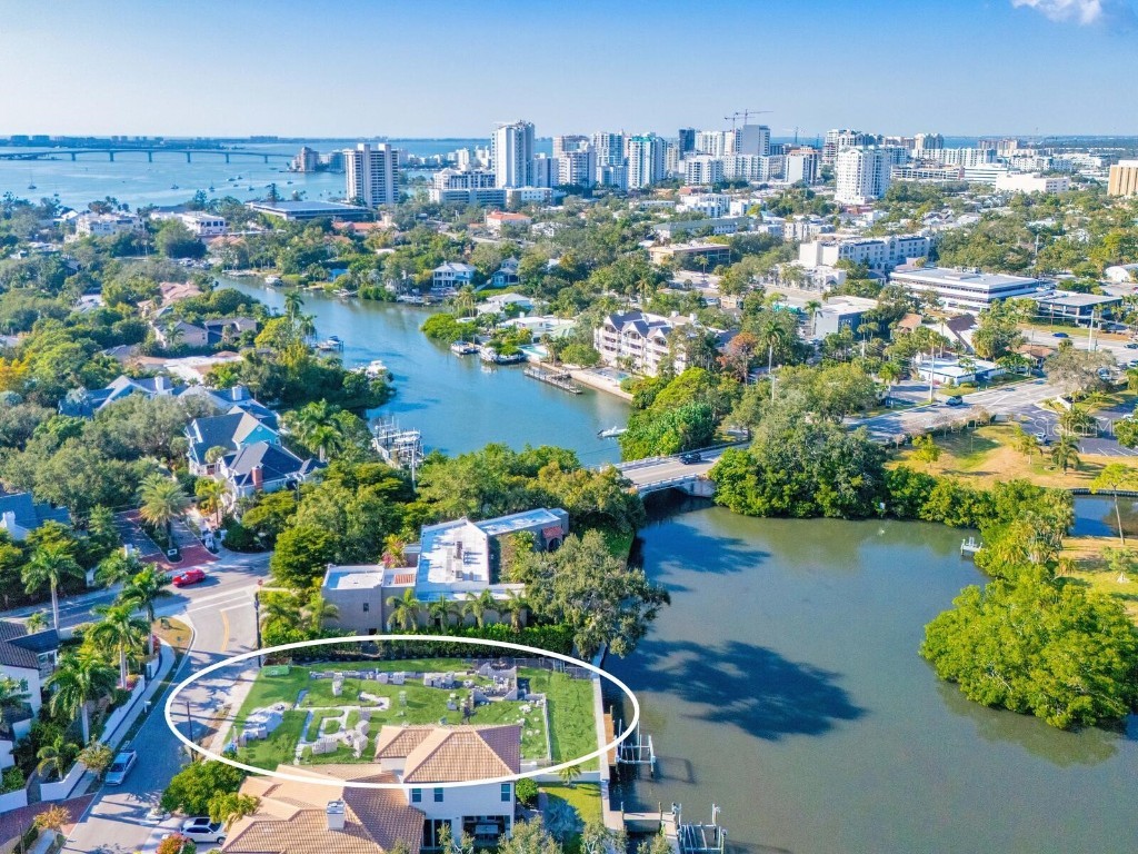 1821 Lincoln Drive Sarasota FL 34236 - HUDSON BAYOU A4669453 image3