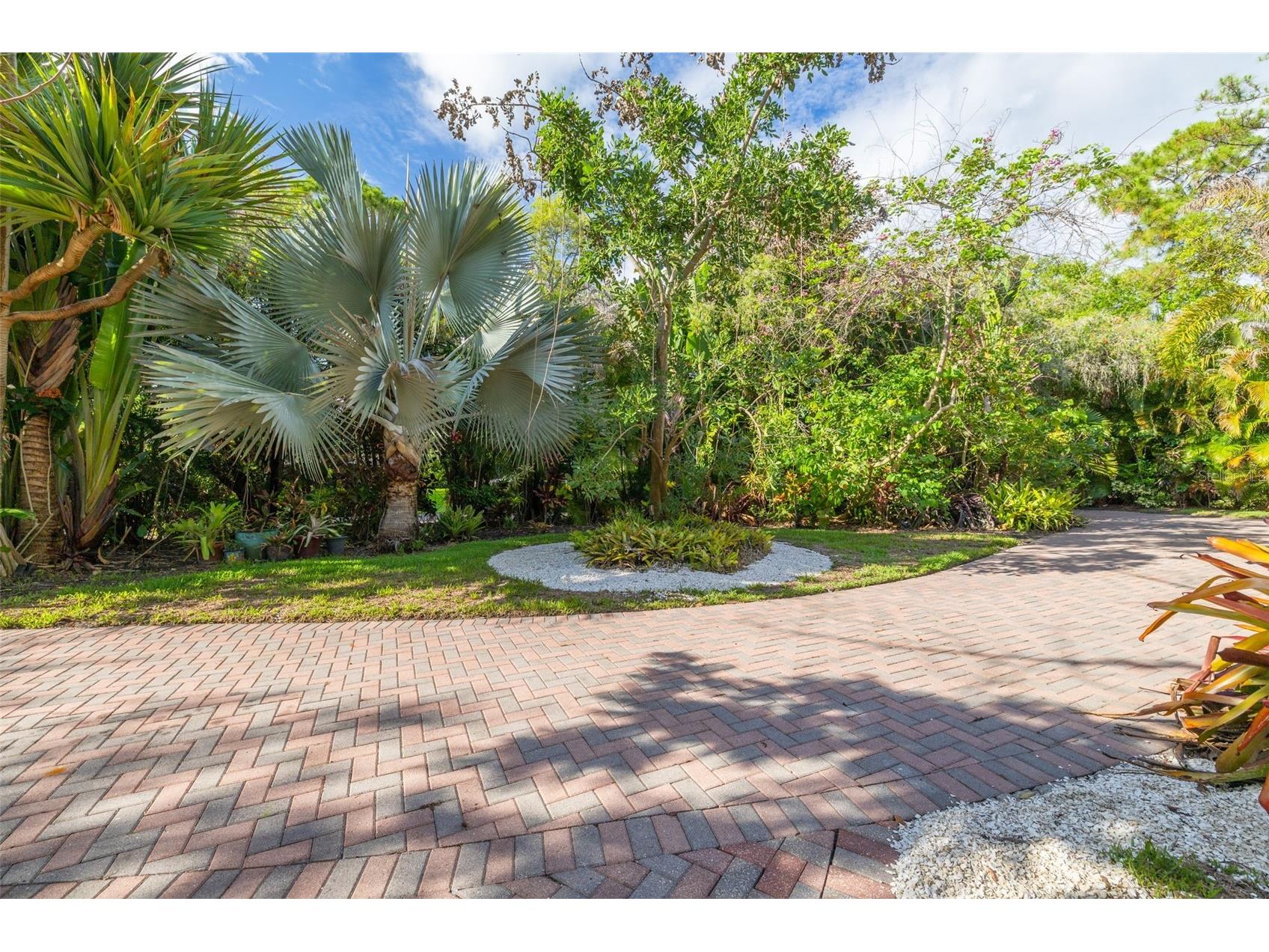1821 Oak Creek Drive Dunedin FL 34698 TB8516583 image79