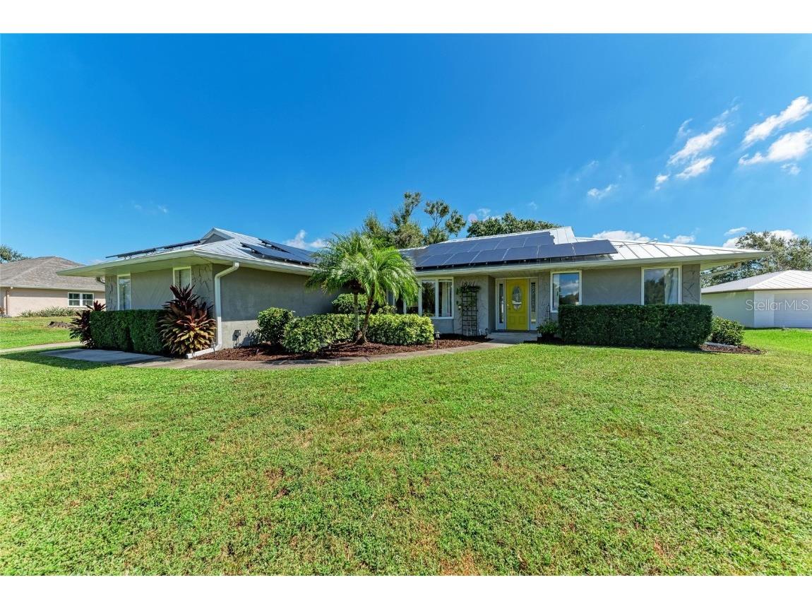 1821 Racimo Drive Sarasota FL 34240 A4668006 image1