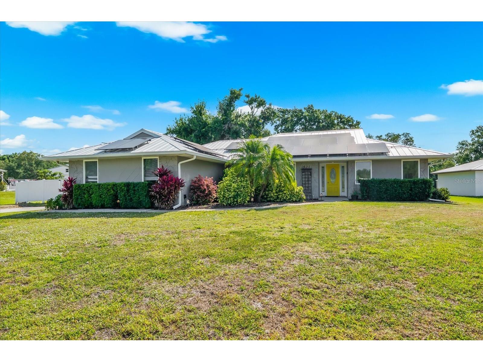 1821 Racimo Drive Sarasota FL 34240 A4690267 image1