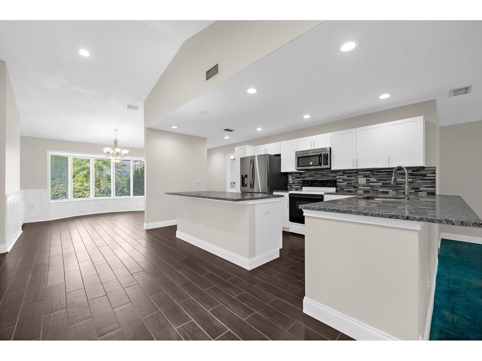 1821 Racimo Drive Sarasota FL 34240 A4690267 image12