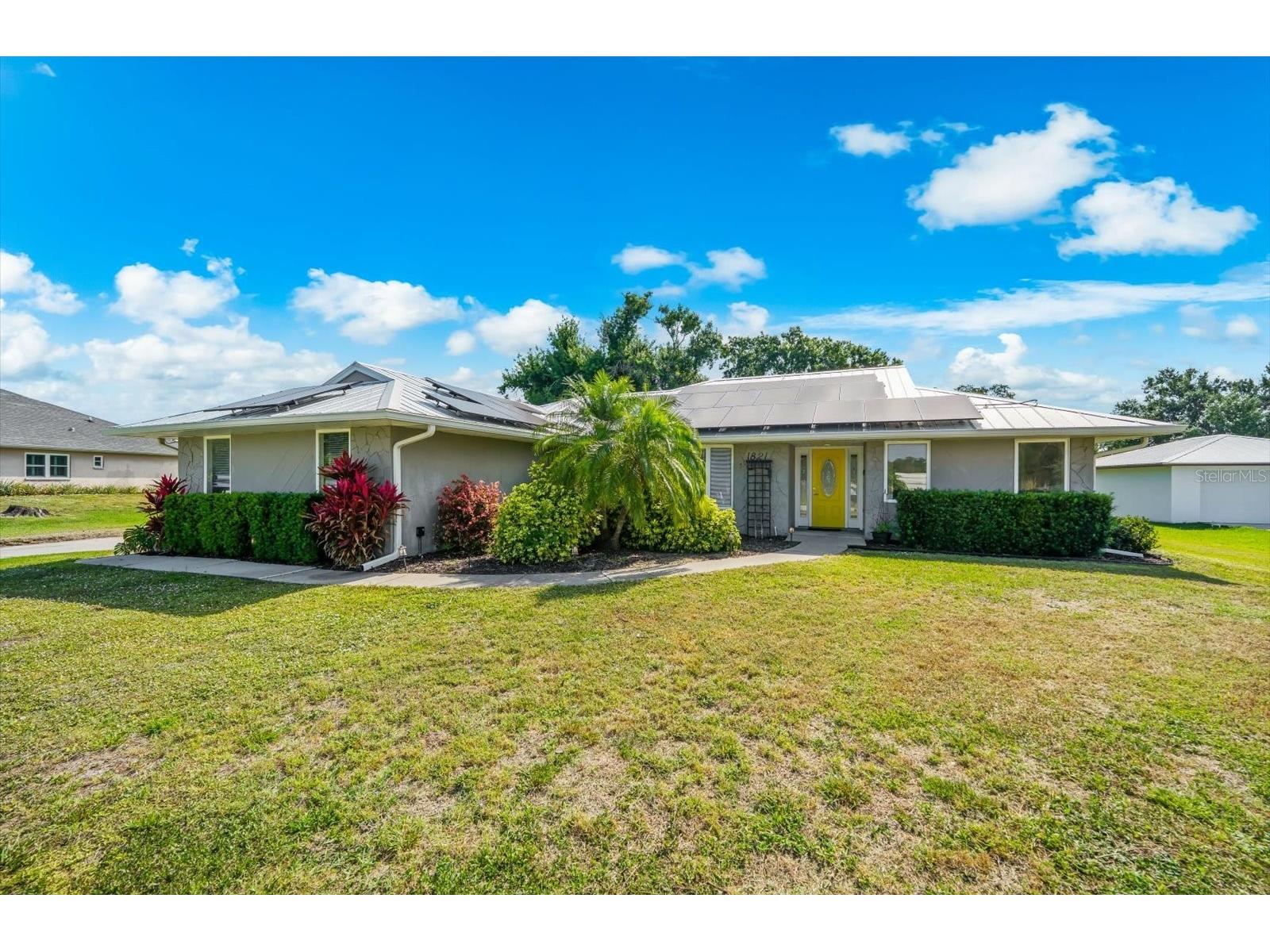 1821 Racimo Drive Sarasota FL 34240 A4690267 image2