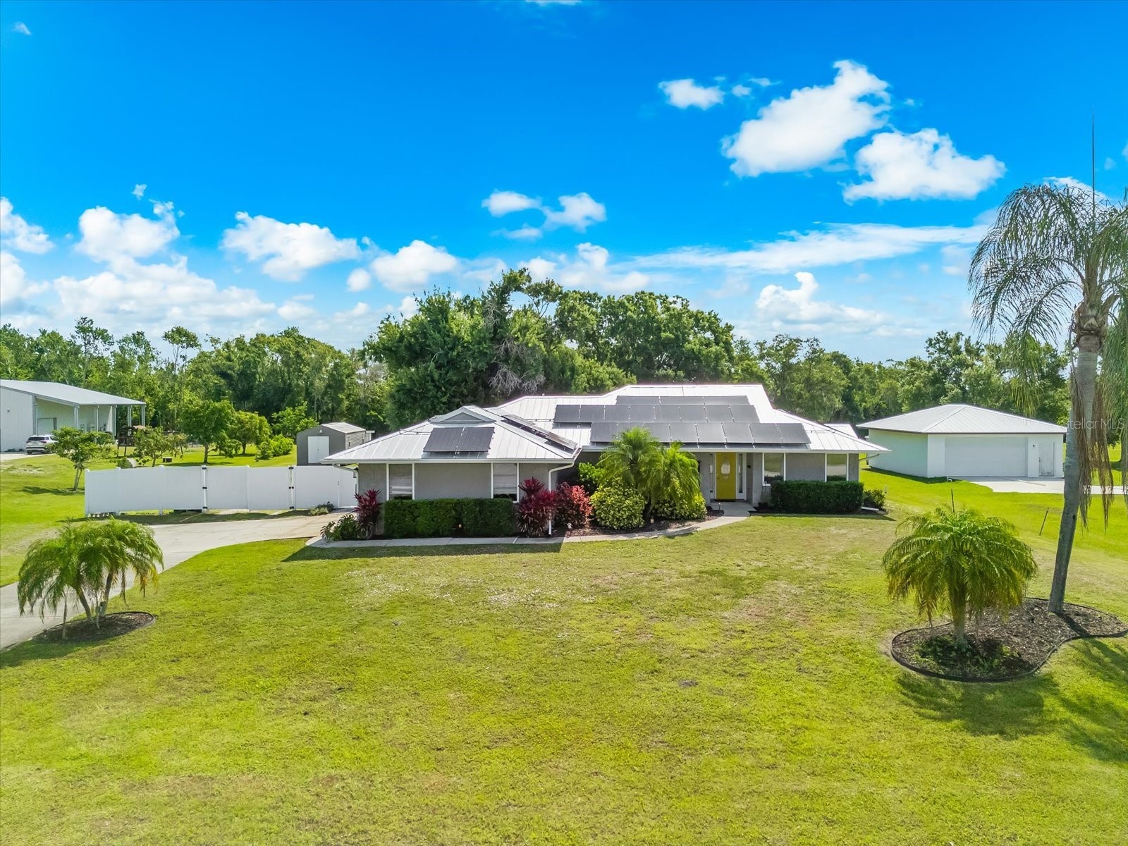 1821 Racimo Drive Sarasota FL 34240 A4690267 image3