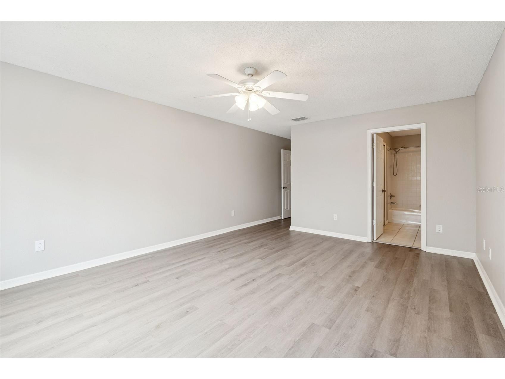 18214 Paradise Point Drive Tampa FL 33647 TB8461805 image21