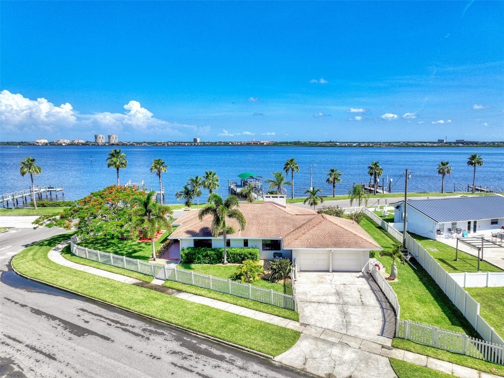 1822 Riverside Drive E Bradenton FL 34208 - MANATEE RIVER A4540864 image1