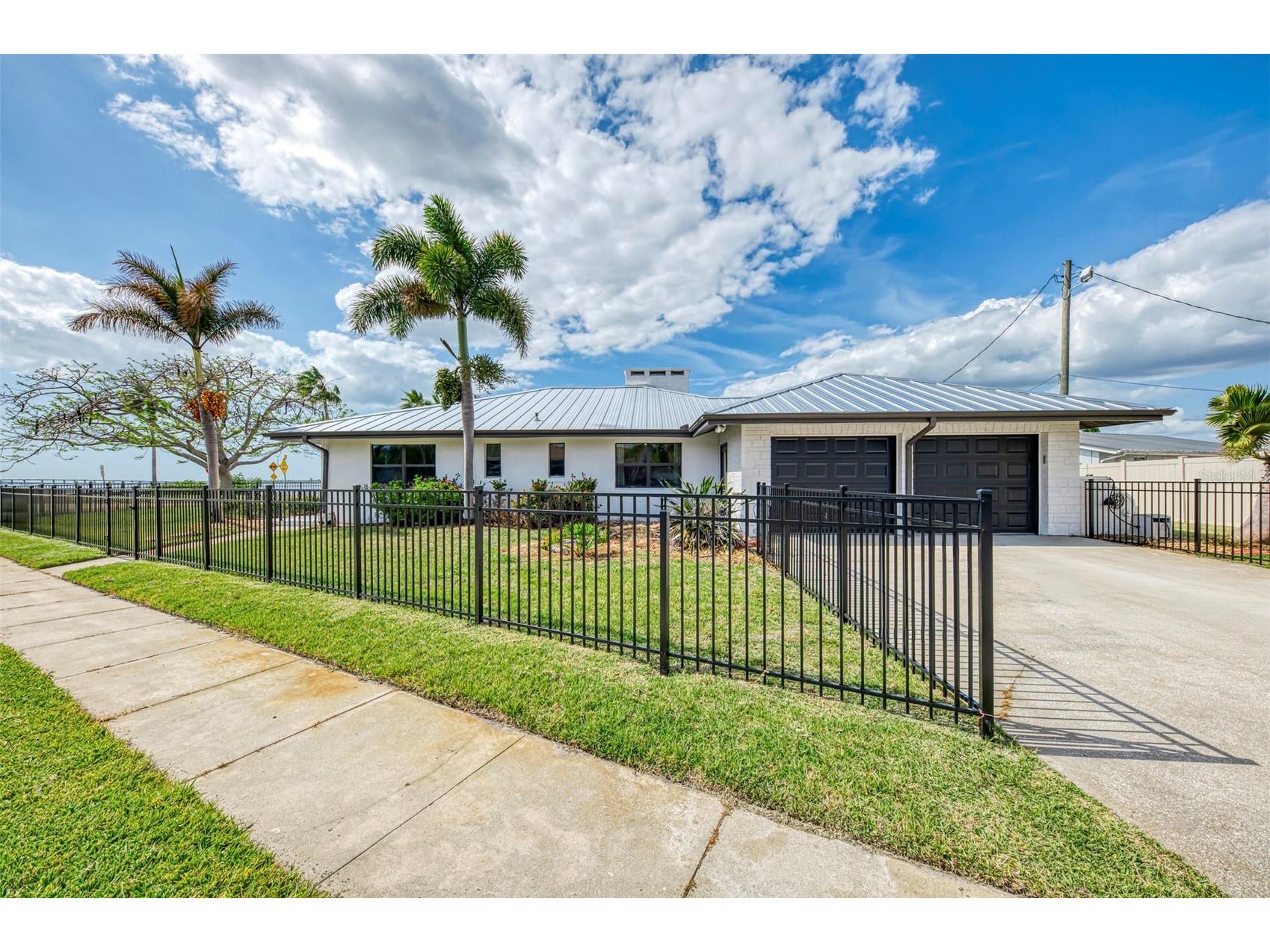 1822 Riverside Drive E Bradenton FL 34208 - MANATEE RIVER A4687798 image3