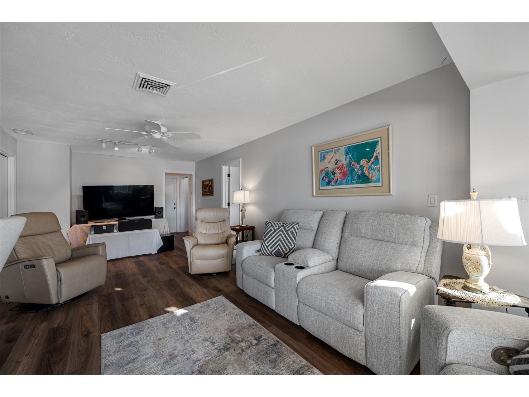 1822 Winchester Road N Saint Petersburg FL 33710 TB8473090 image23