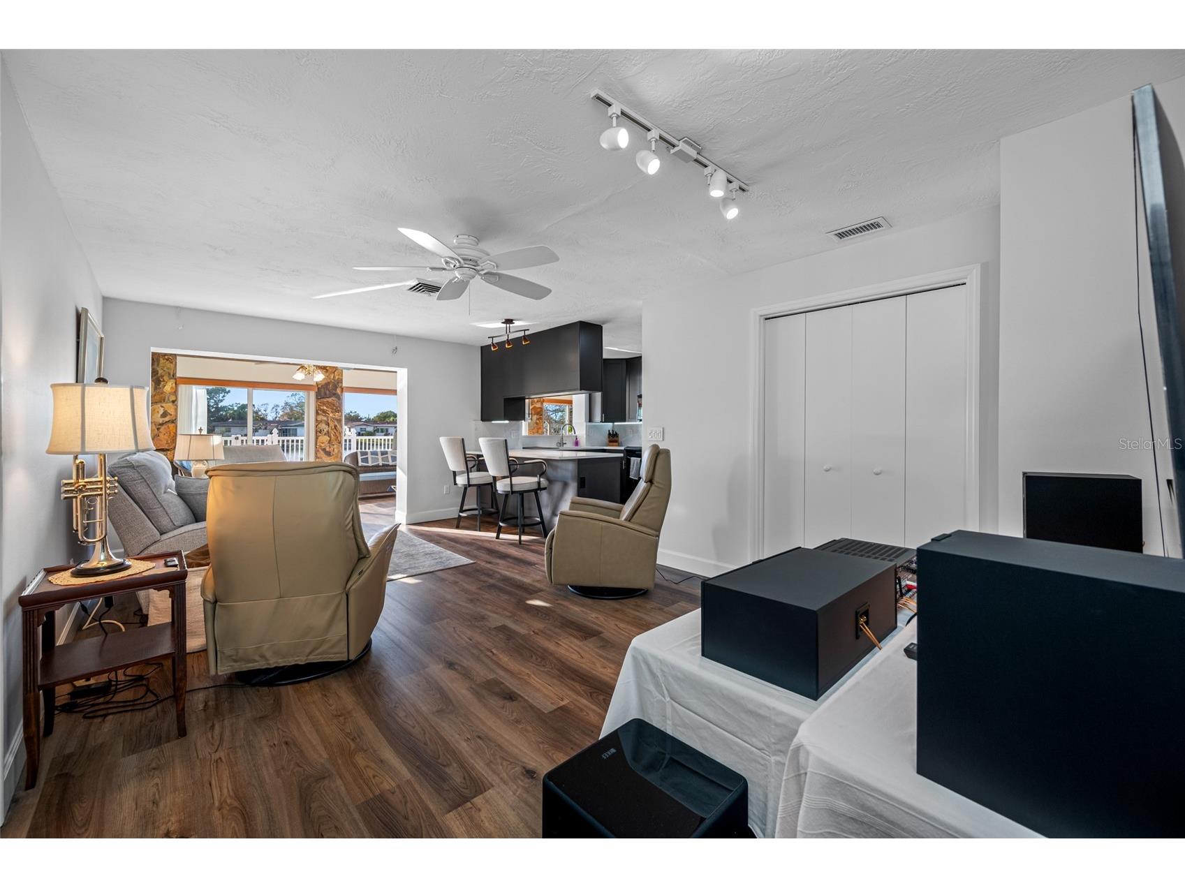 1822 Winchester Road N Saint Petersburg FL 33710 TB8473090 image25