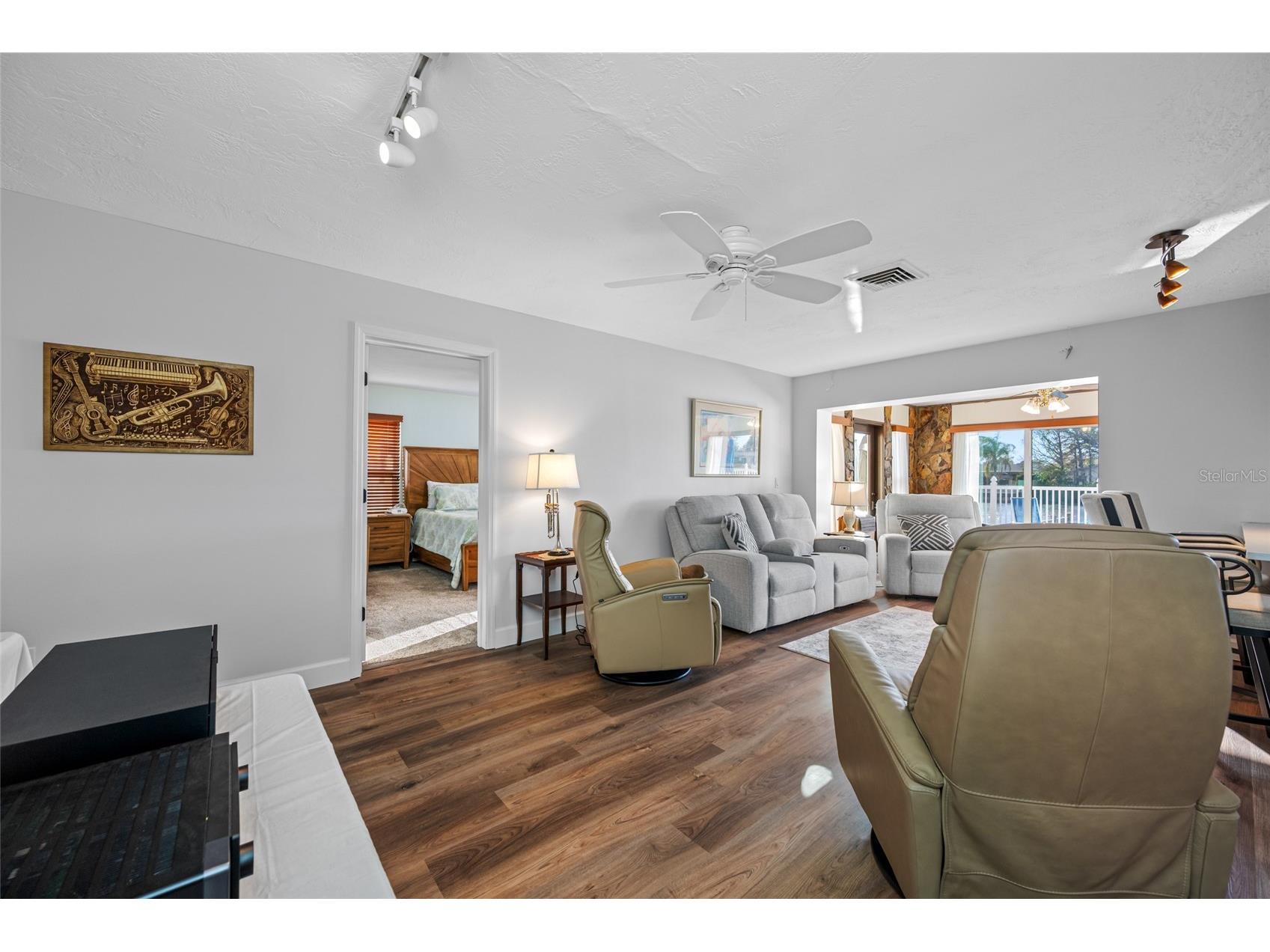 1822 Winchester Road N Saint Petersburg FL 33710 TB8473090 image26