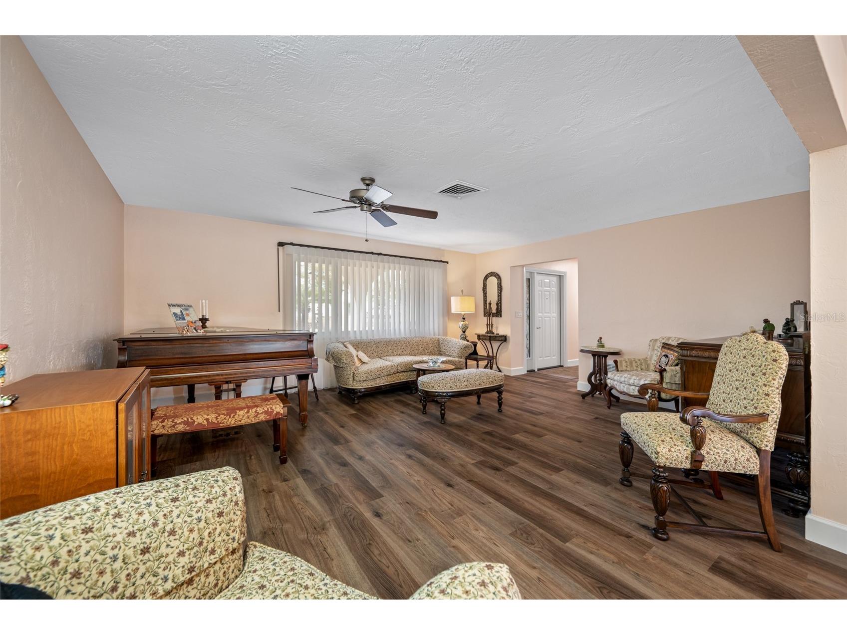 1822 Winchester Road N Saint Petersburg FL 33710 TB8473090 image35