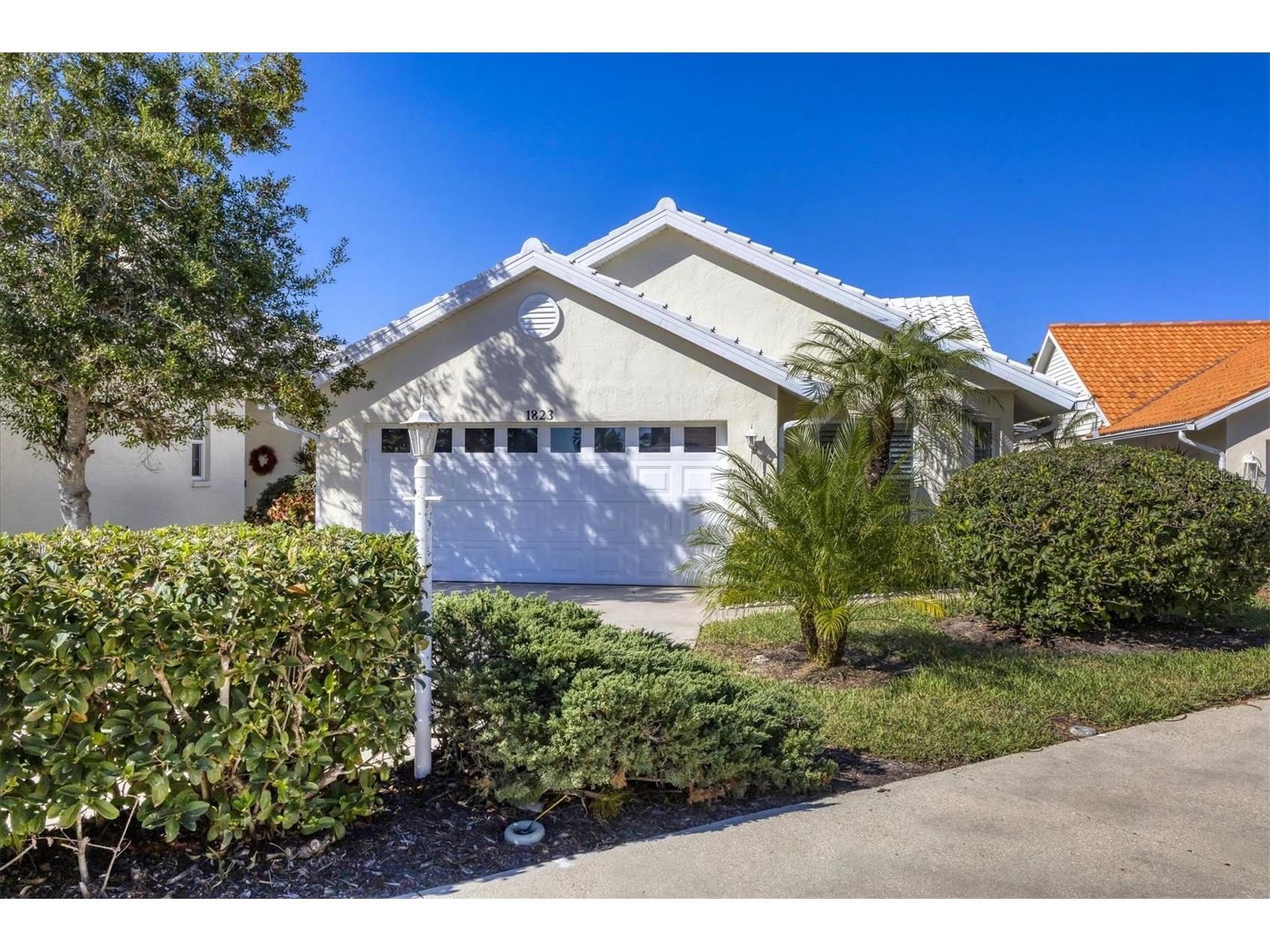 1823 Ashley Drive Venice FL 34292 - ASHLEY LAKE N6142500 image1