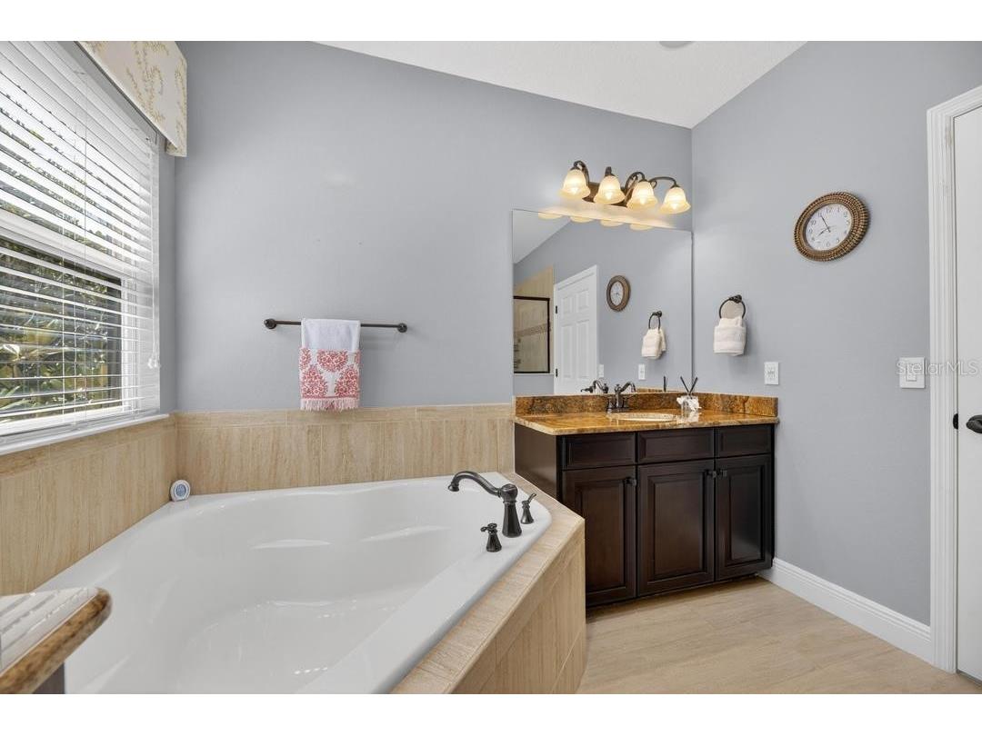 1823 Bella Casa Court Tampa FL 33618 TB8513537 image73