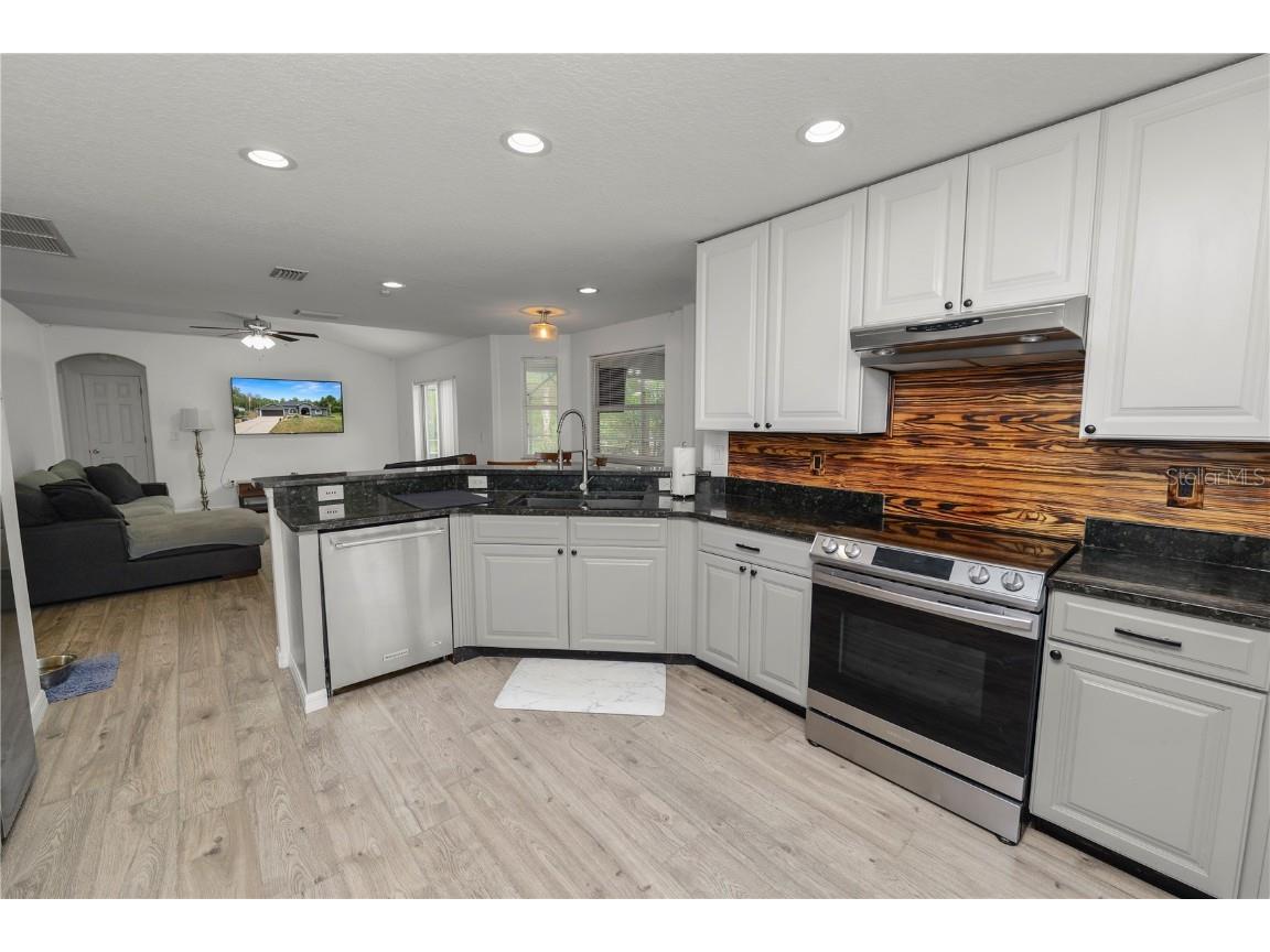 18231 Commonwealth Avenue N Polk City FL 33868 L4954874 image15