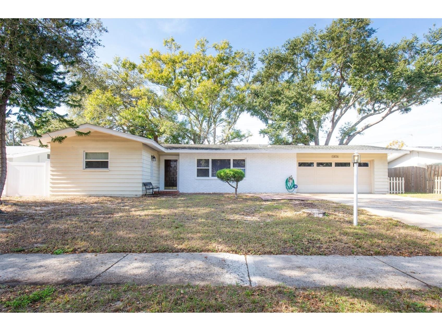 1824 Chateau Drive W Clearwater FL 33756 TB8457149 image1