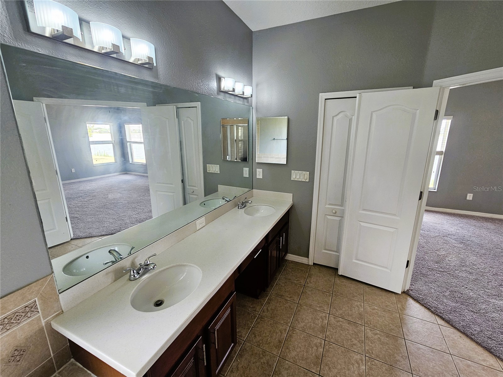 1824 Mira Lago Circle Ruskin FL 33570 TB8509776 image20