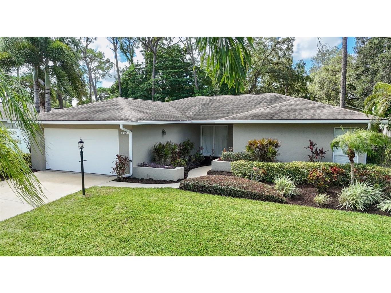 1824 Springwood Drive Sarasota FL 34232 A4622049 image1