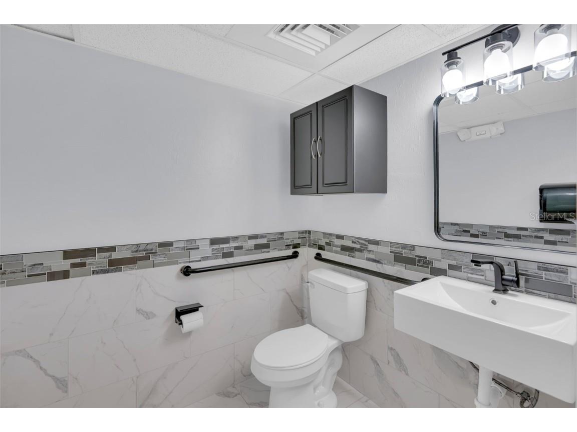 1825 Colonial Boulevard Fort Myers FL 33907 C7516596 image5