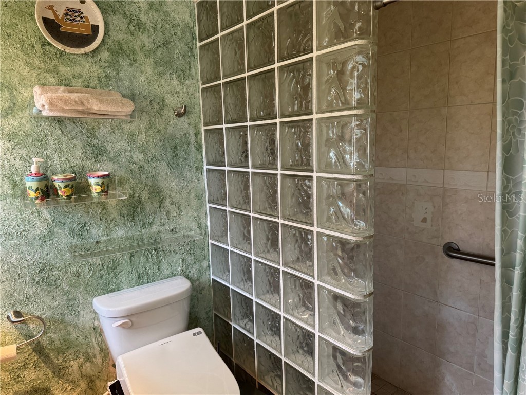 1825 Par Place Sarasota FL 34240 A4659448 image15