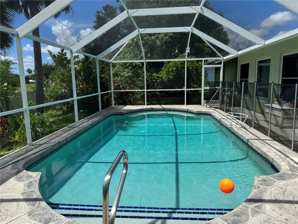 1825 Par Place Sarasota FL 34240 A4659448 image26