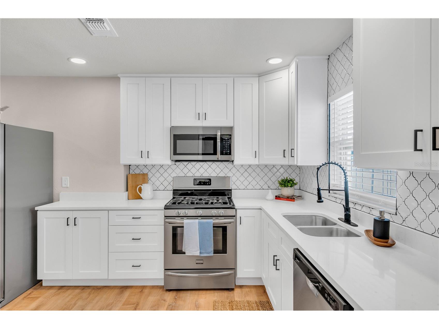 1825 Shore Acres Blvd Ne Saint Petersburg FL 33703 A4678174 image10