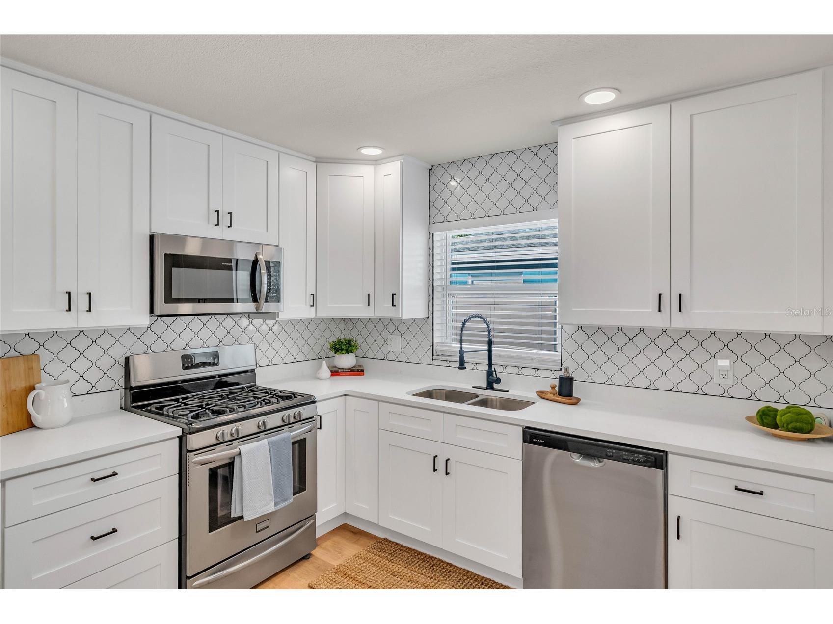 1825 Shore Acres Blvd Ne Saint Petersburg FL 33703 A4678174 image11
