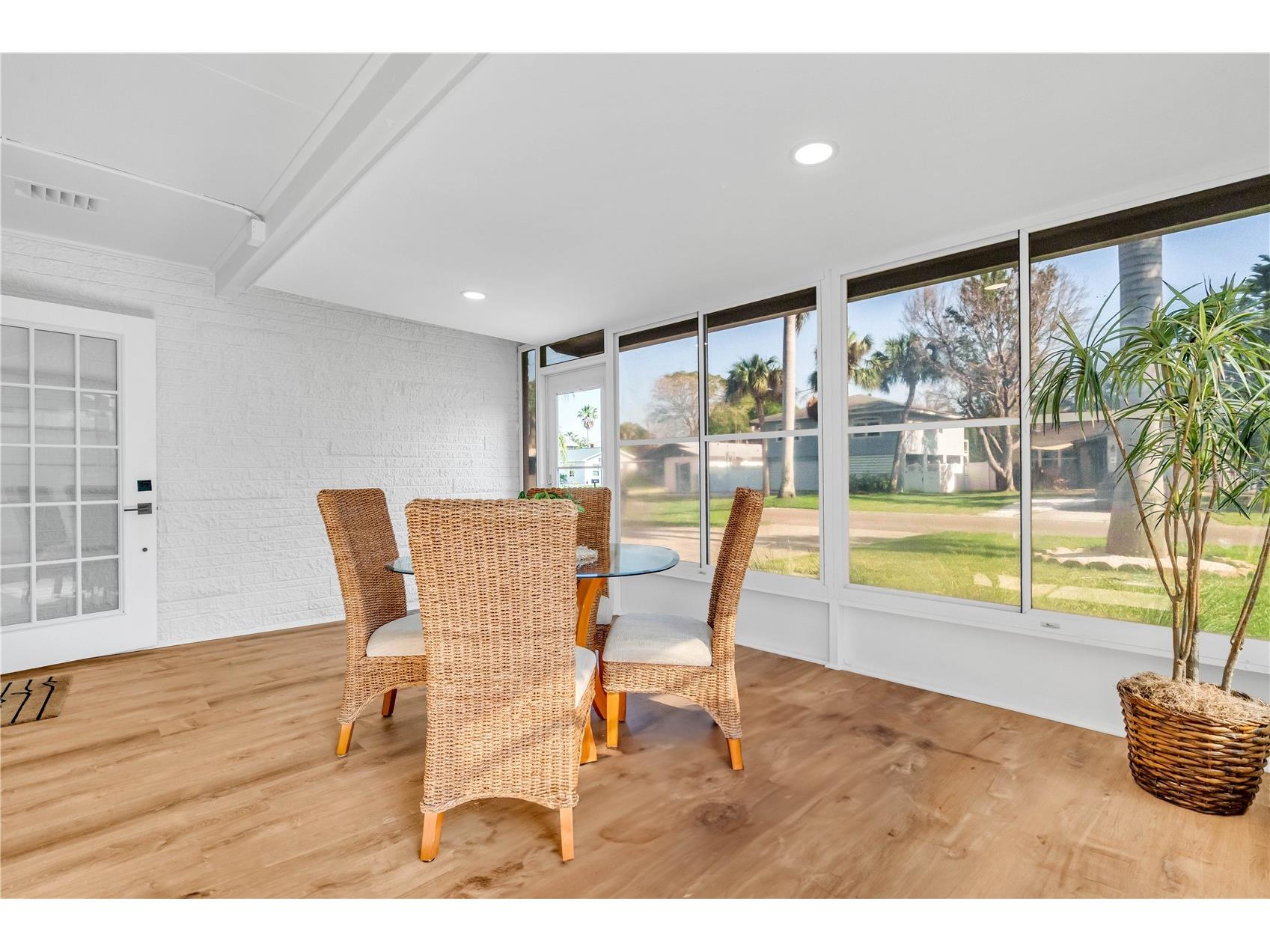 1825 Shore Acres Blvd Ne Saint Petersburg FL 33703 A4678174 image4