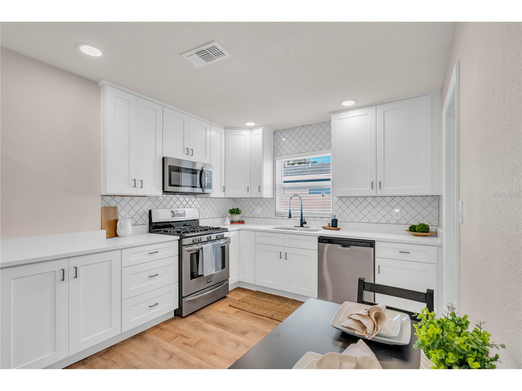 1825 Shore Acres Blvd Ne Saint Petersburg FL 33703 A4678174 image8