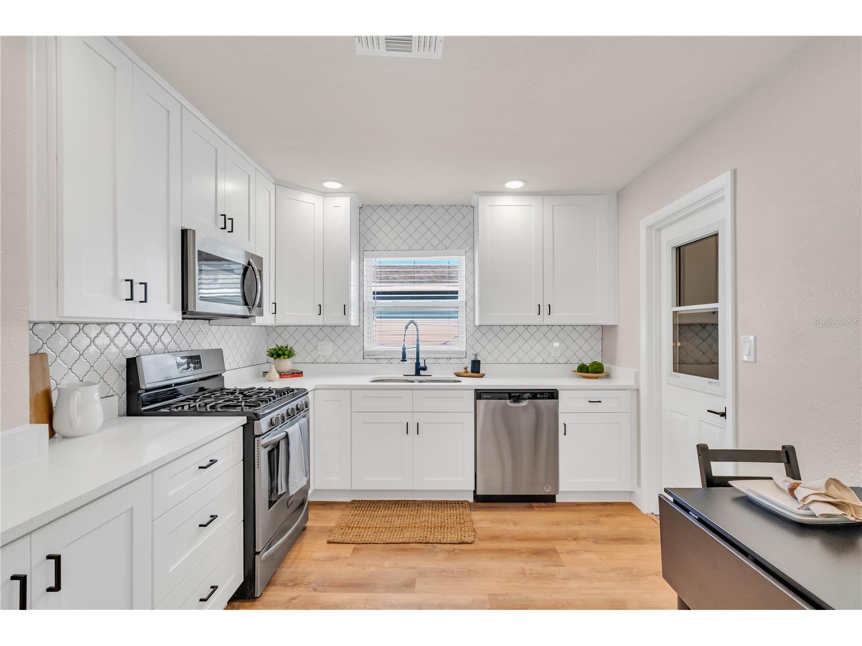 1825 Shore Acres Blvd Ne Saint Petersburg FL 33703 A4678174 image9