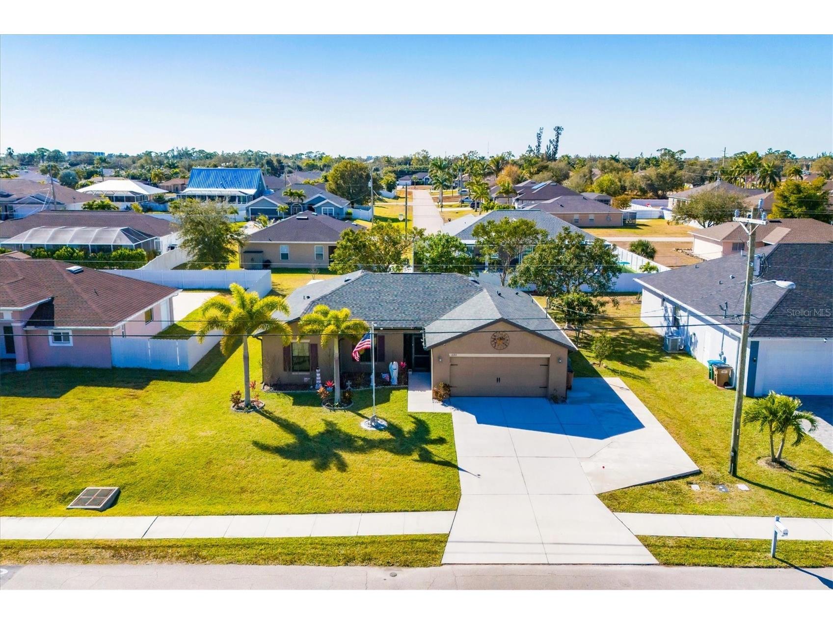 1826 SW Trafalgar Parkway Cape Coral FL 33991 D6147358 image2