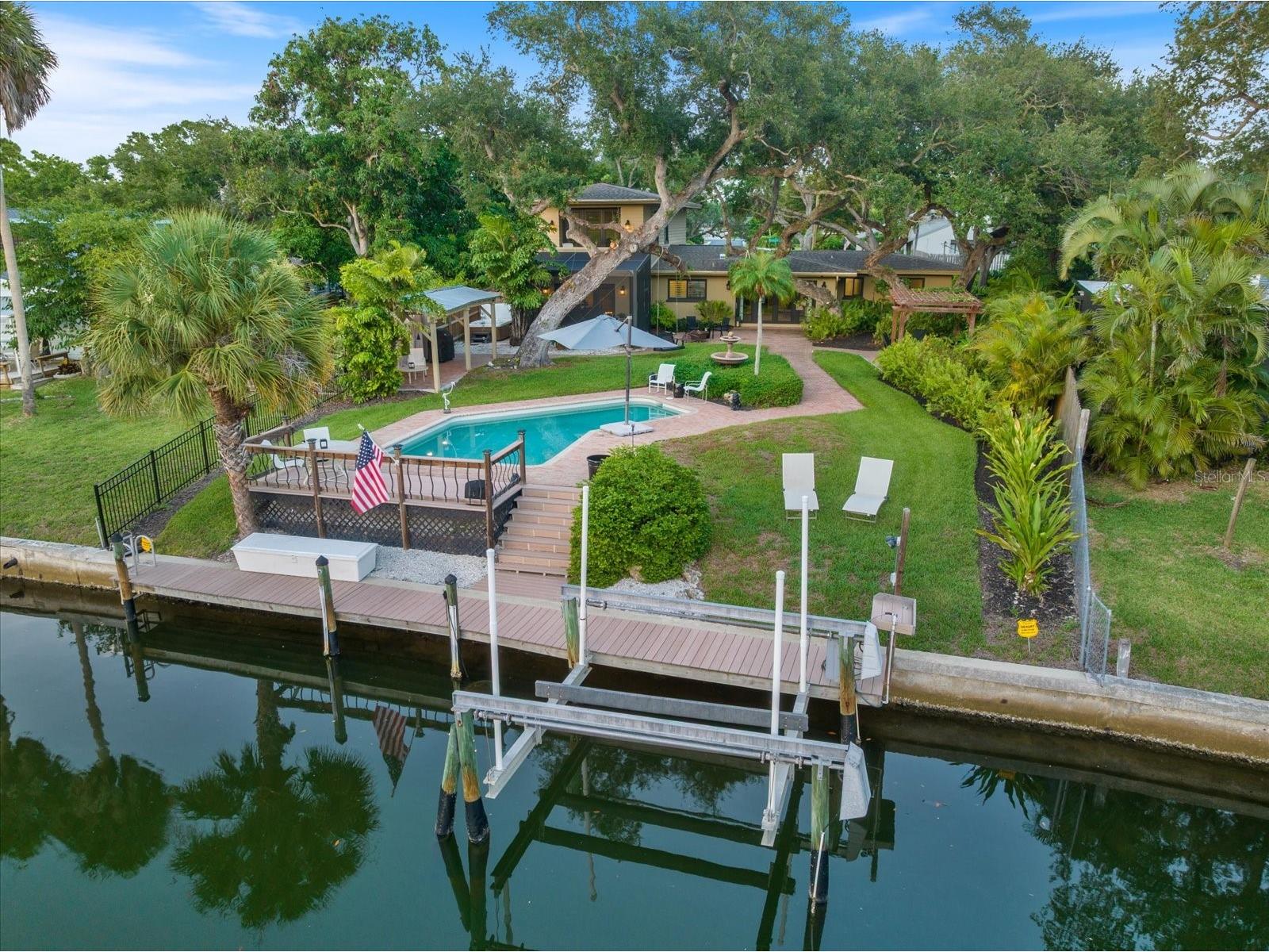 1827 Baywood Drive Sarasota FL 34231 - SARASOTA BAY A4697757 image1