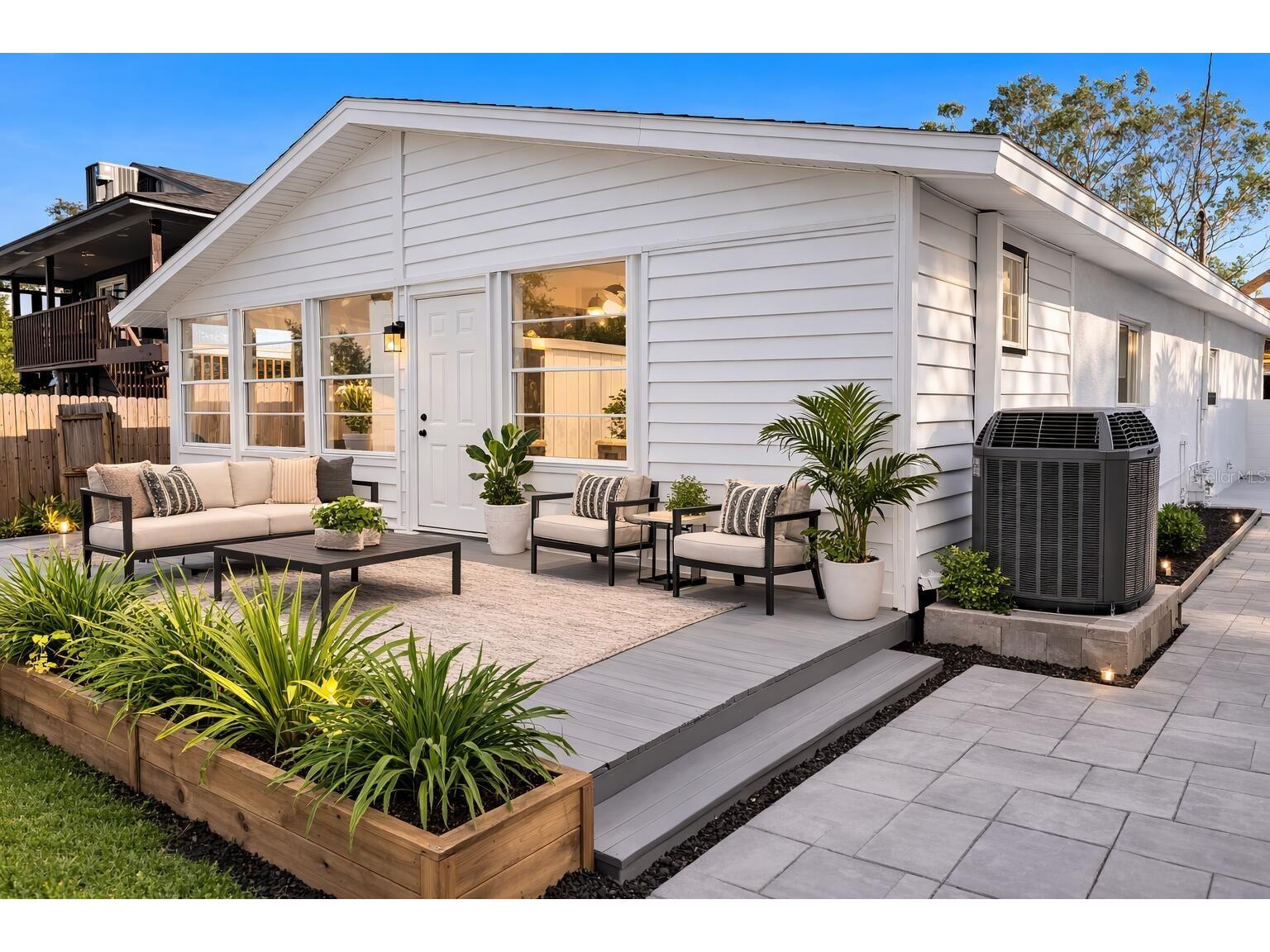 1827 Montana Avenue NE Saint Petersburg FL 33703 O6391367 image2
