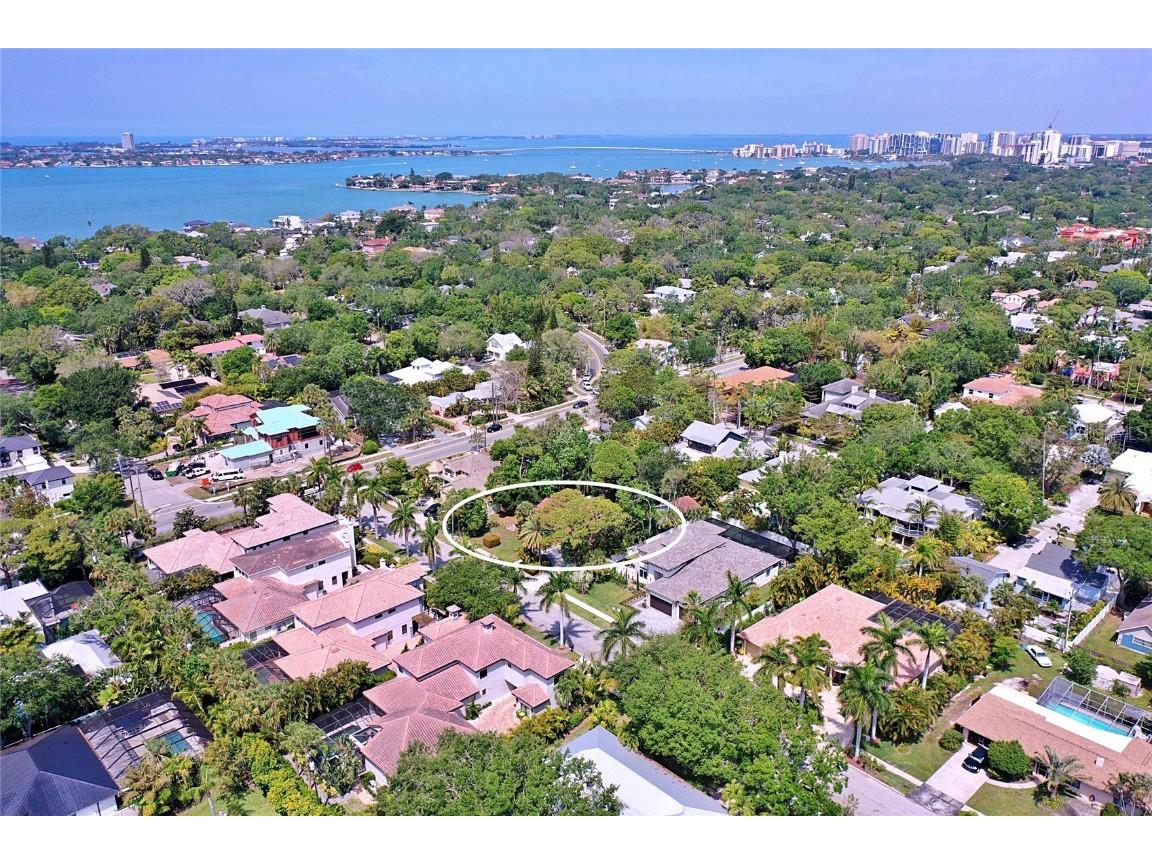 1827 Morris Street Sarasota FL 34239 A4566849 image1