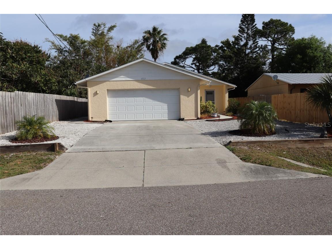 1827 Mova Street Sarasota FL 34231 A4569007 image1
