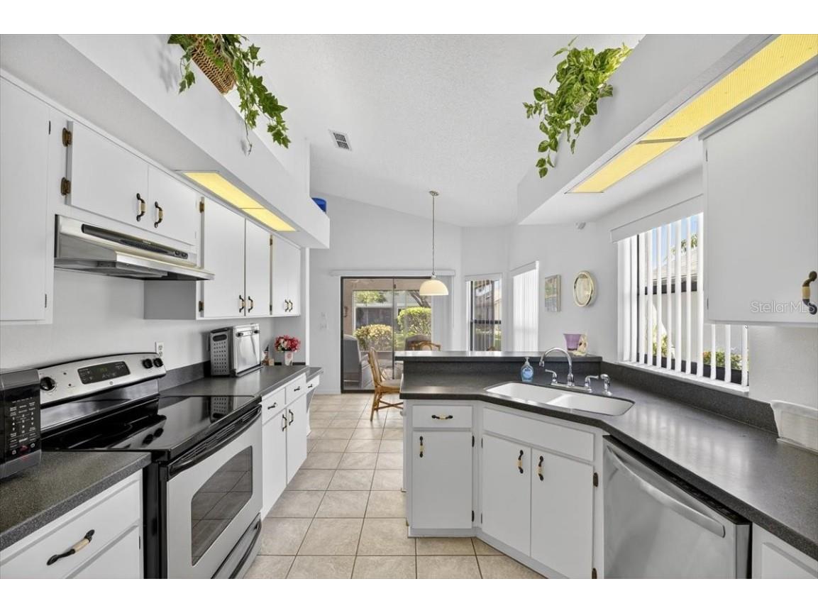 1828 E Del Webb Boulevard Sun City Center FL 33573 TB8418278 image11