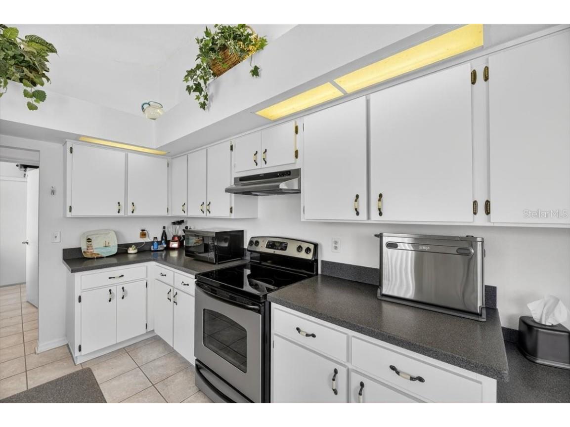 1828 E Del Webb Boulevard Sun City Center FL 33573 TB8418278 image13