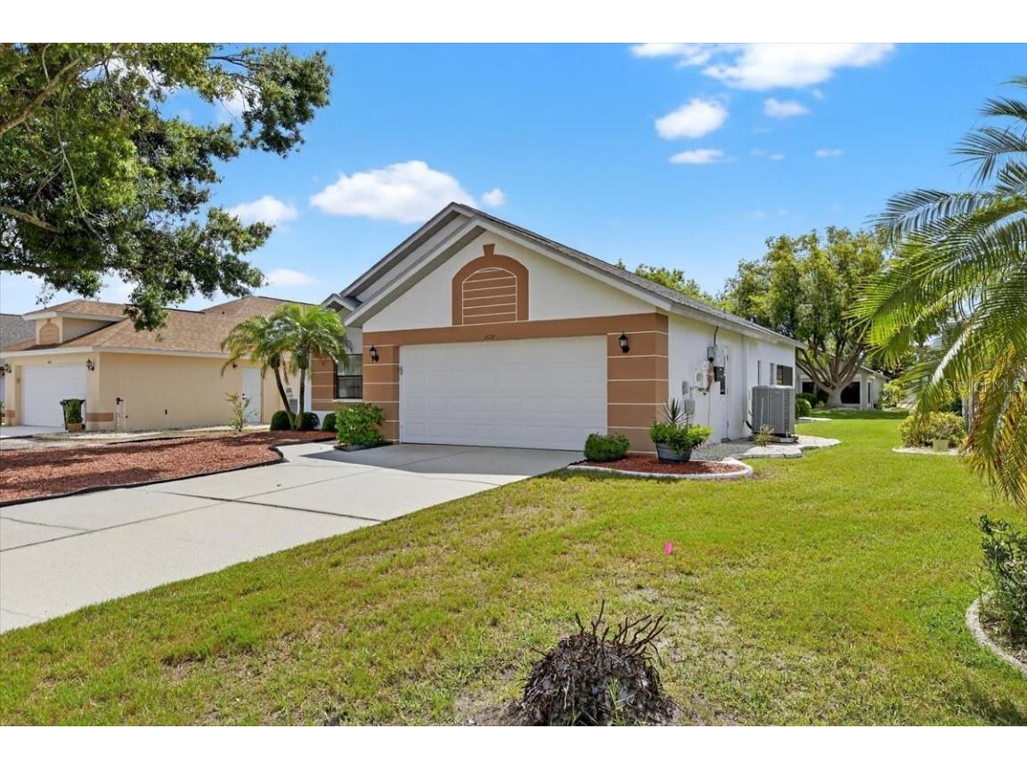 1828 E Del Webb Boulevard Sun City Center FL 33573 TB8418278 image37