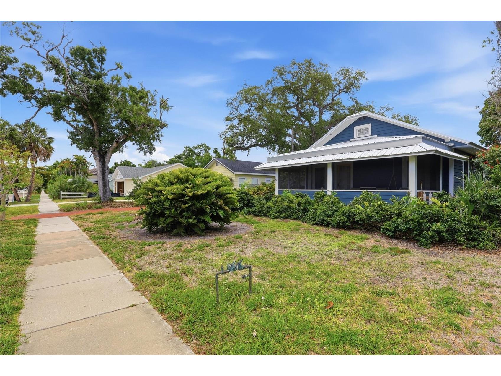 1828 Grove Street Sarasota FL 34239 A4694432 image1