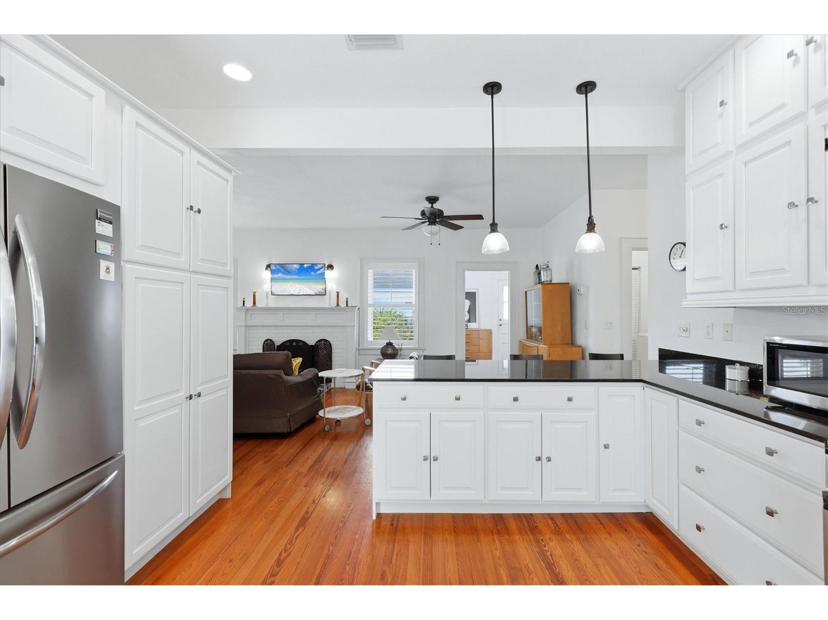1828 Grove Street Sarasota FL 34239 A4694432 image17
