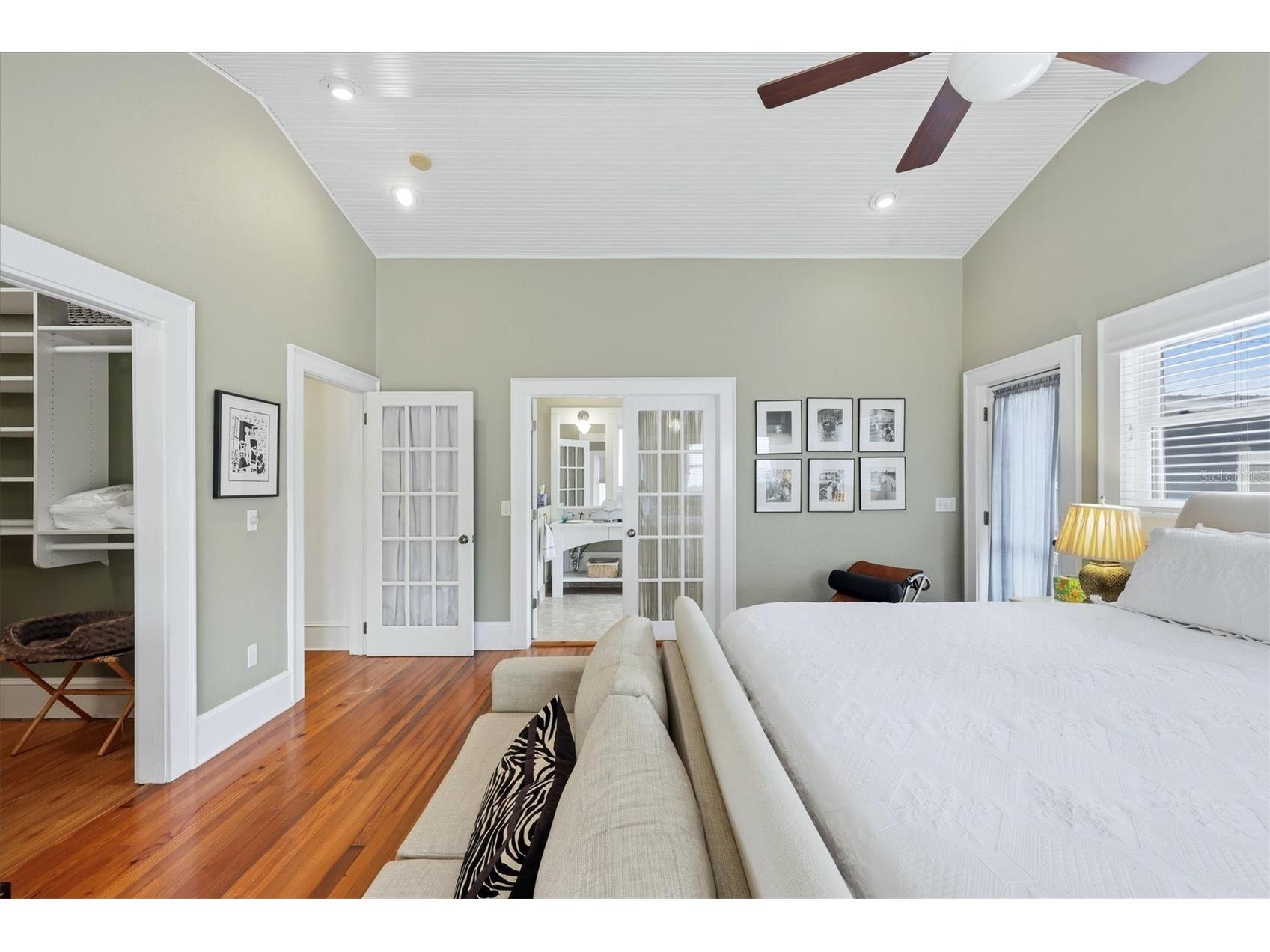 1828 Grove Street Sarasota FL 34239 A4694432 image19