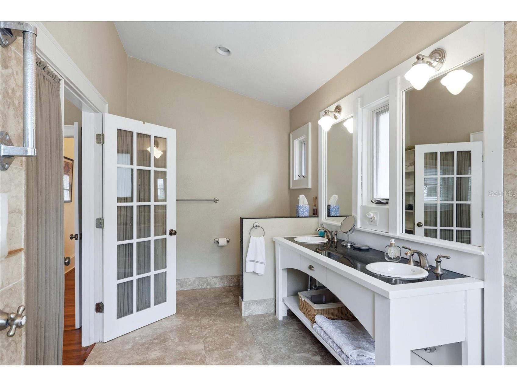 1828 Grove Street Sarasota FL 34239 A4694432 image21